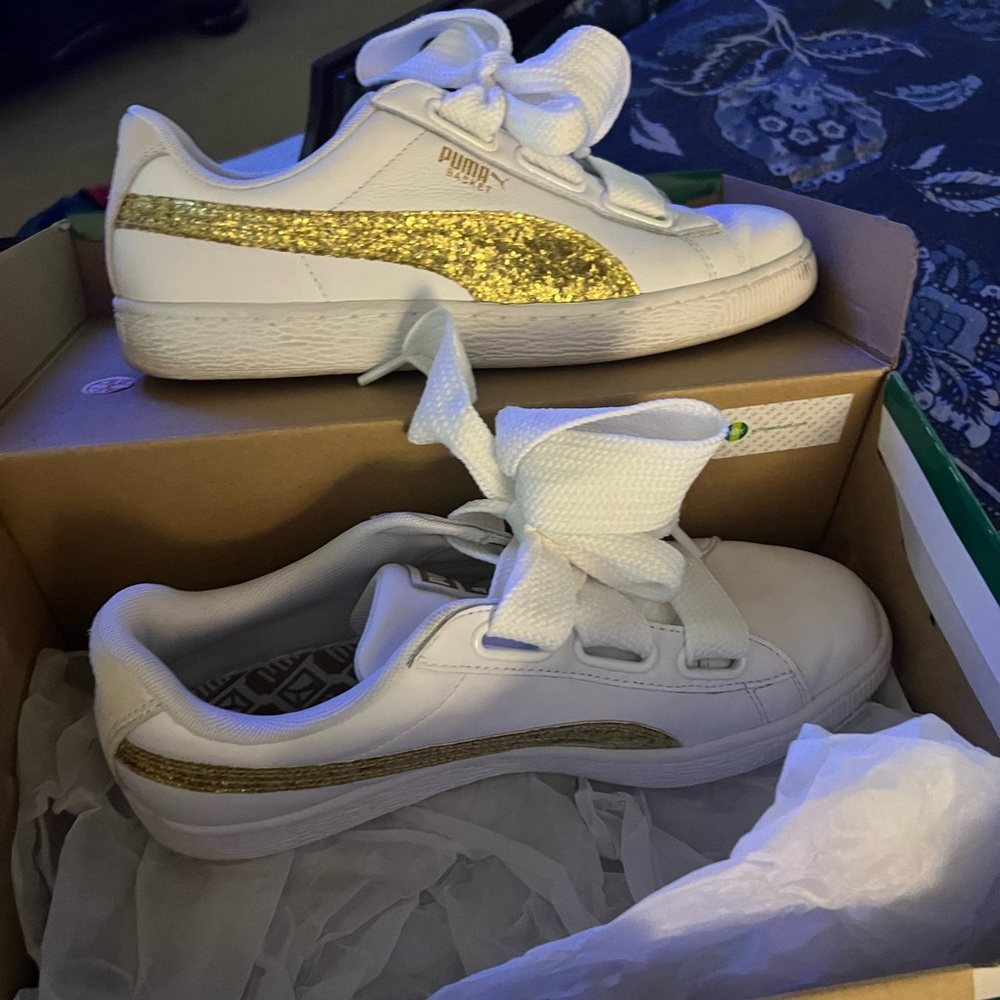 Women’s Puma Basket Heart